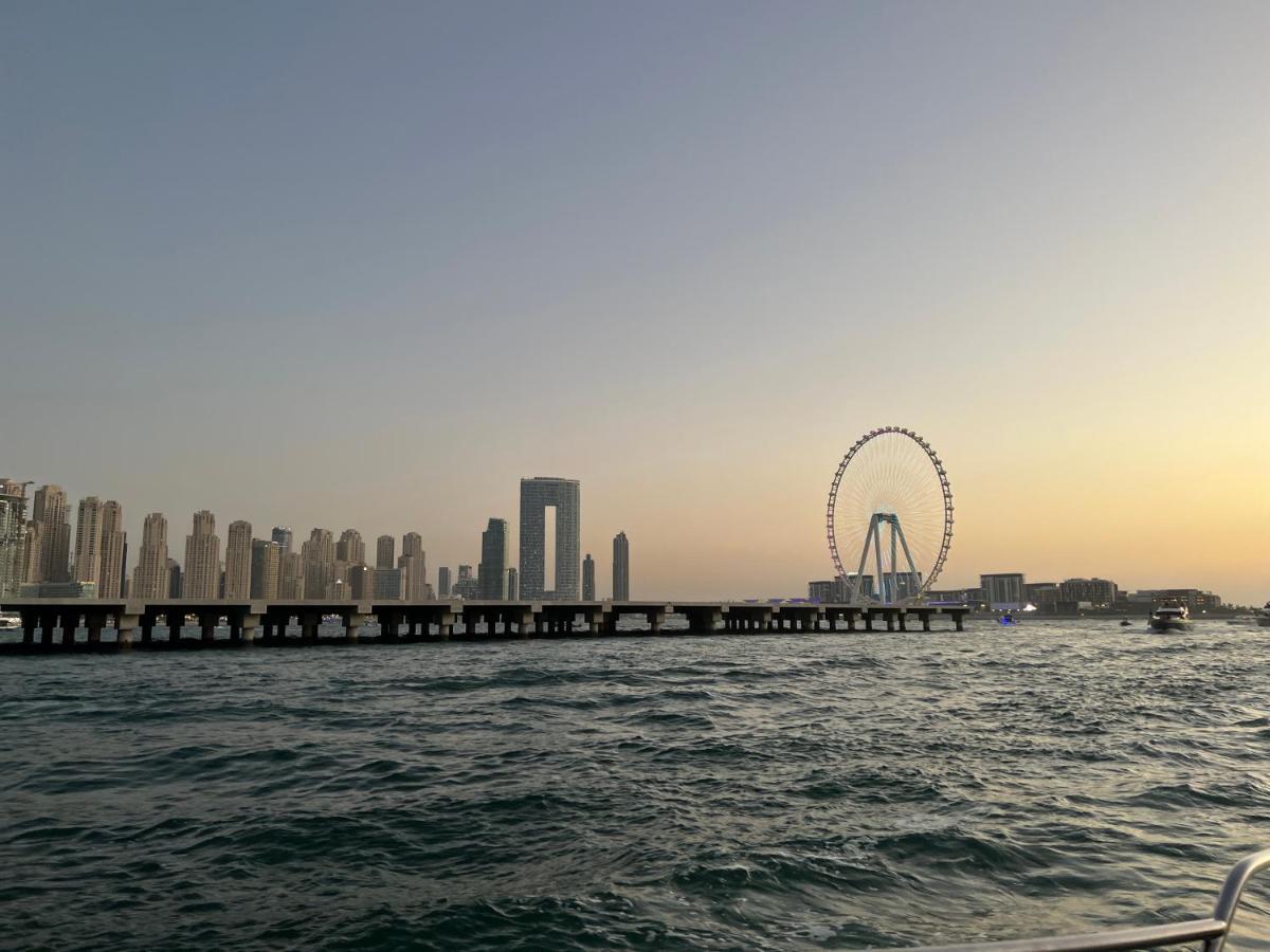 Lunar Hostel 96 Dubai Dış mekan fotoğraf