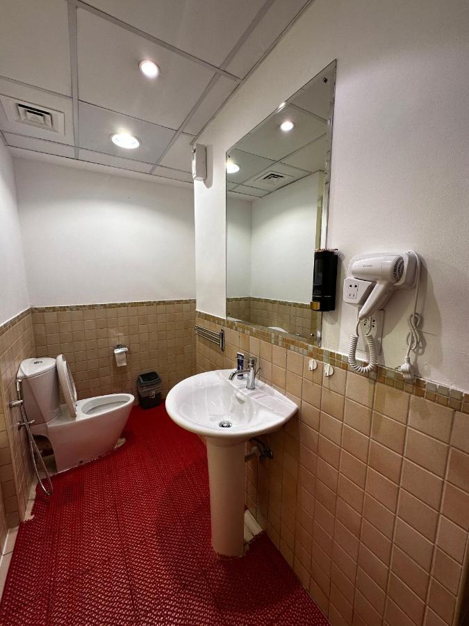 Lunar Hostel 96 Dubai Dış mekan fotoğraf