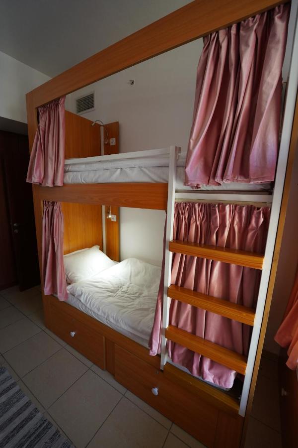 Lunar Hostel 96 Dubai Dış mekan fotoğraf
