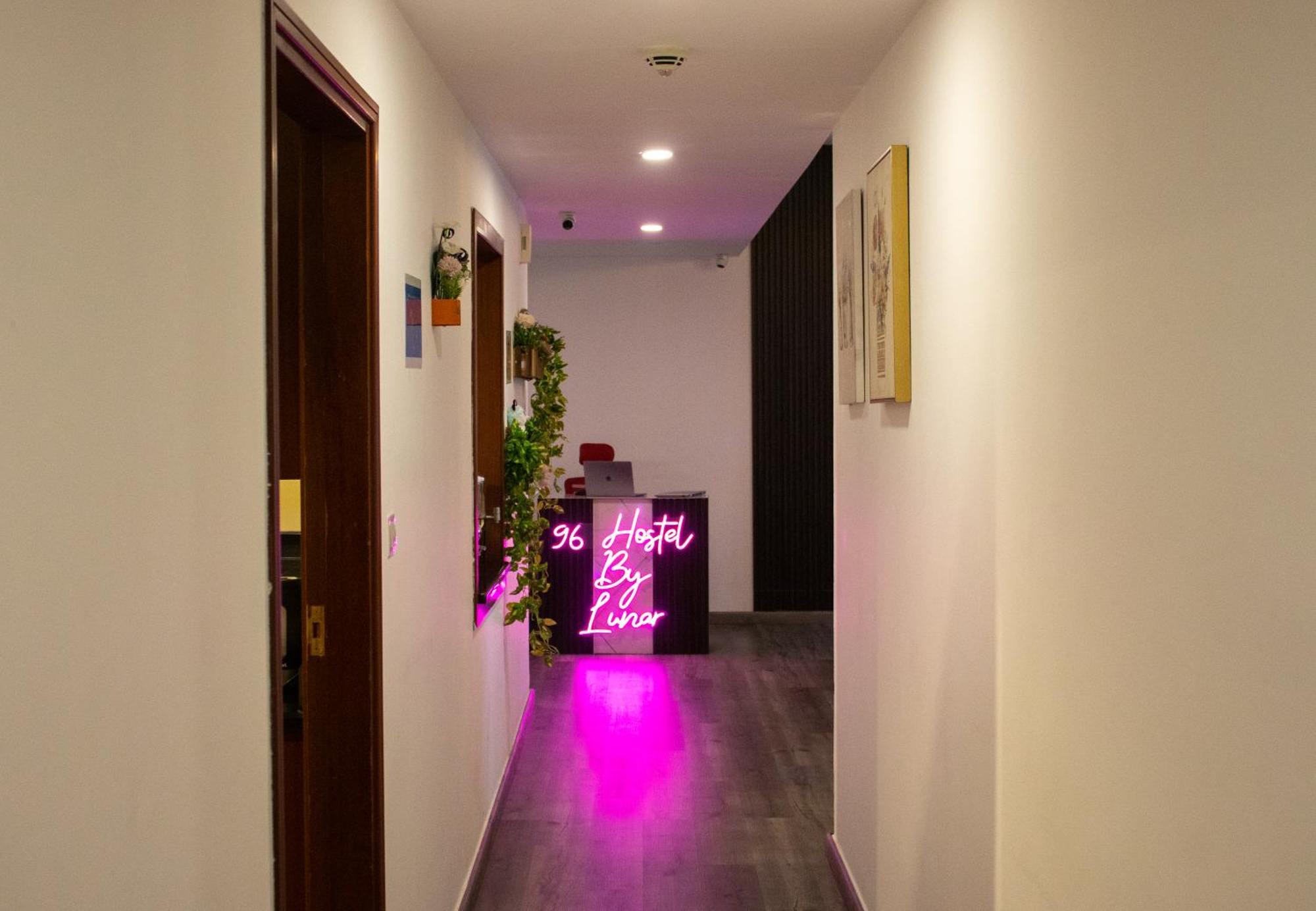 Lunar Hostel 96 Dubai Dış mekan fotoğraf
