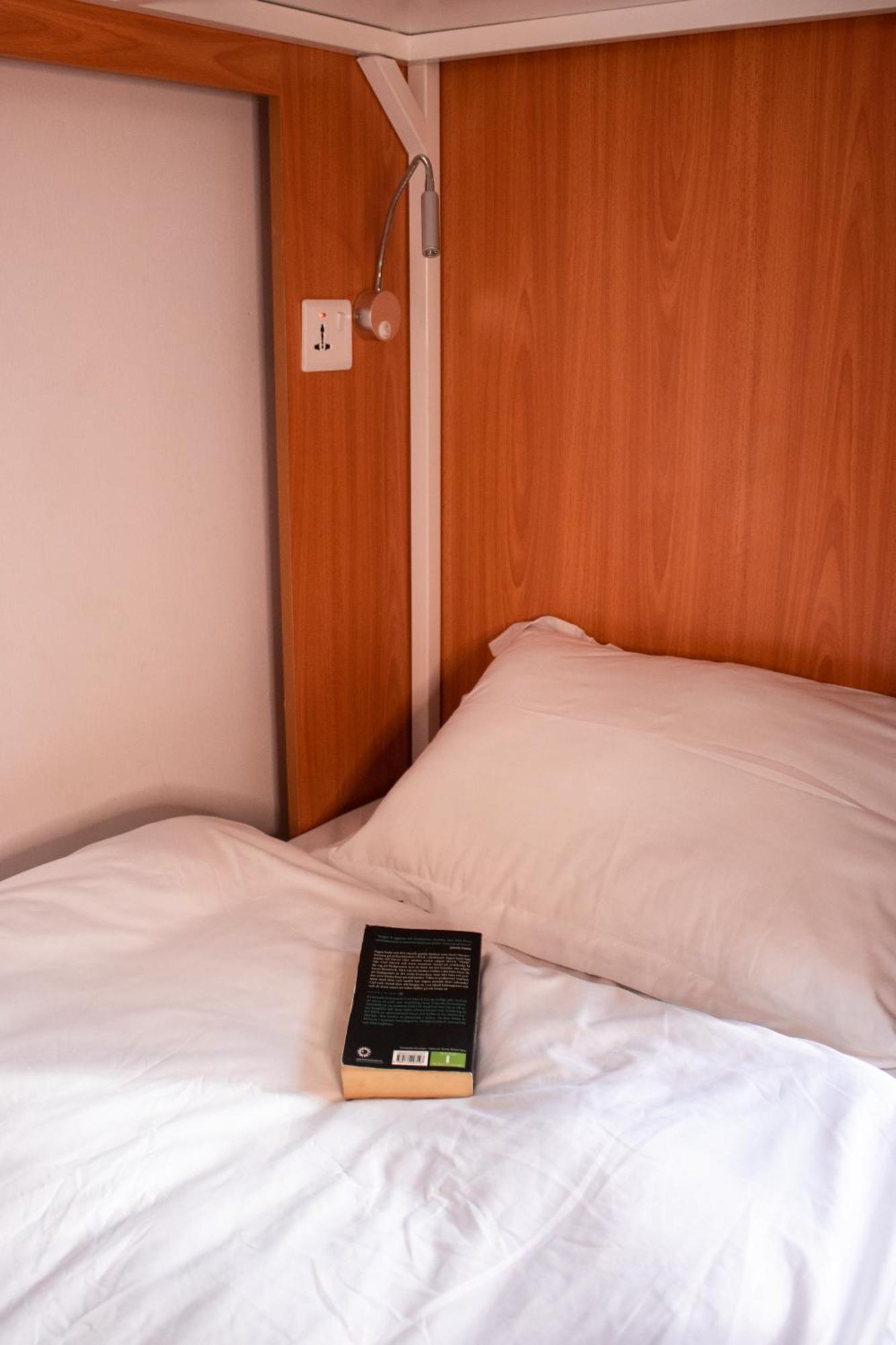 Lunar Hostel 96 Dubai Dış mekan fotoğraf